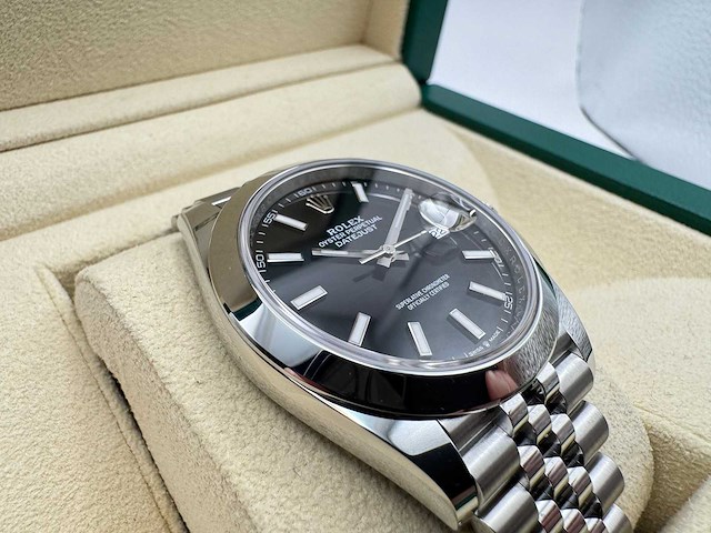 Rolex datejust 41 126300 | black dial | jubilee | unworn | 2026 - afbeelding 10 van  10