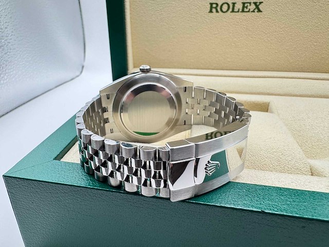 Rolex datejust 41 126300 | black dial | jubilee | unworn | 2026 - afbeelding 12 van  12