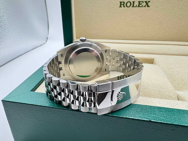 Rolex datejust 41 126300 | black dial | jubilee | unworn | 2026 - afbeelding 2 van  12