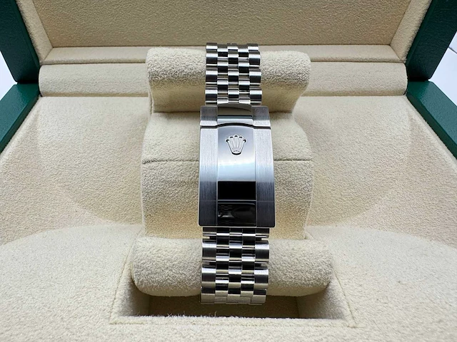 Rolex datejust 41 126300 | black dial | jubilee | unworn | 2026 - afbeelding 8 van  12