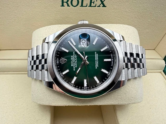 Rolex datejust 41 126300 | green ombre dial | jubilee | unworn | 2026 - afbeelding 9 van  12