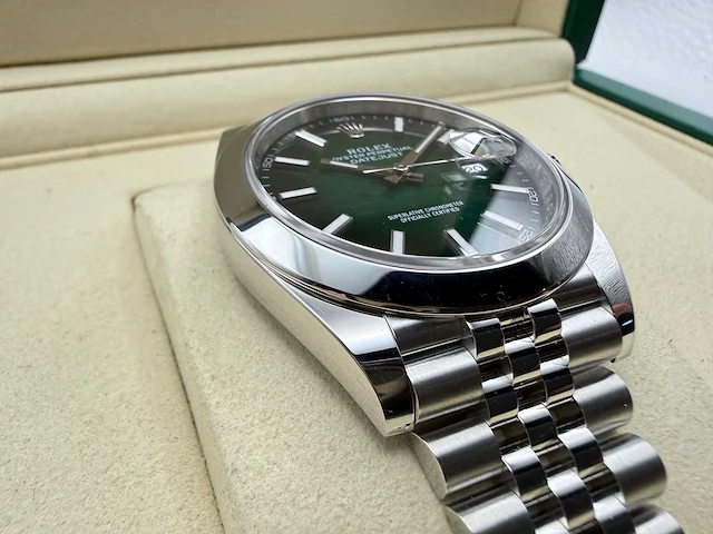 Rolex datejust 41 126300 | green ombre dial | jubilee | unworn | 2026 - afbeelding 5 van  12
