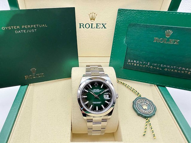Rolex datejust 41 126300 | green ombre dial | unworn | 2026 - afbeelding 3 van  11