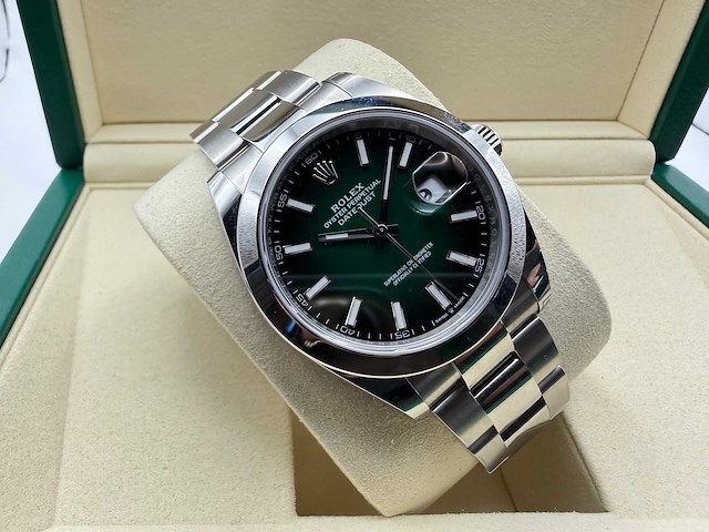 Rolex datejust 41 126300 | green ombre dial | unworn | 2026 - afbeelding 4 van  11