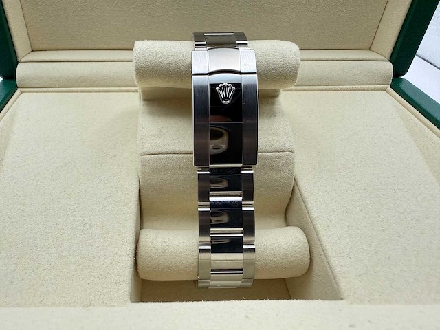Rolex datejust 41 126300 | green ombre dial | unworn | 2026 - afbeelding 7 van  11