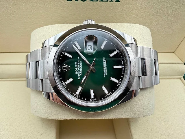 Rolex datejust 41 126300 | green ombre dial | unworn | 2026 - afbeelding 6 van  11