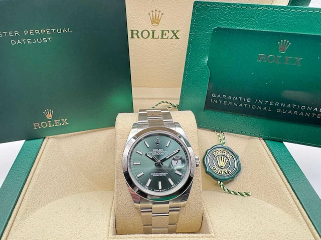 Rolex datejust 41 126300 | mint green dial | unworn | 2026 - afbeelding 3 van  12