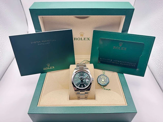 Rolex datejust 41 126300 | mint green dial | unworn | 2026 - afbeelding 4 van  12