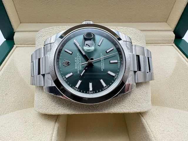 Rolex datejust 41 126300 | mint green dial | unworn | 2026 - afbeelding 7 van  12