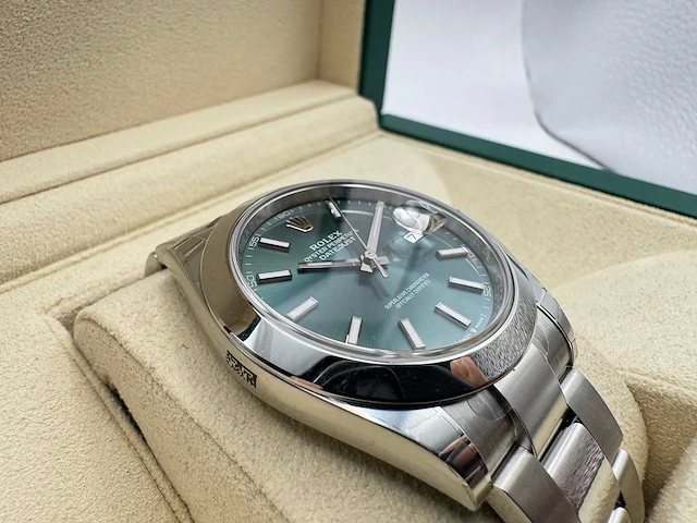 Rolex datejust 41 126300 | mint green dial | unworn | 2026 - afbeelding 11 van  12
