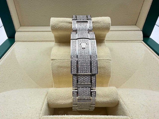 Rolex datejust 41 | 126300 | oyster | full "iced" out with natural diamonds | rainbow stick dial - afbeelding 8 van  12