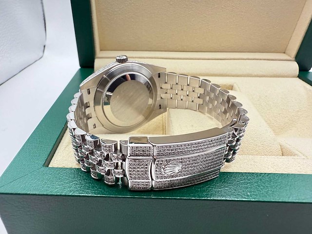 Rolex datejust 41 | 126300 | roman | full "iced" out with natural diamonds | jubilee - afbeelding 1 van  4