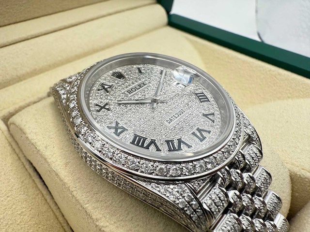 Rolex datejust 41 | 126300 | roman | full "iced" out with natural diamonds | jubilee - afbeelding 4 van  4