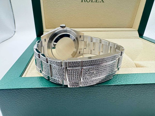 Rolex datejust 41 | 126300 | roman | full "iced" out with natural diamonds - afbeelding 11 van  13