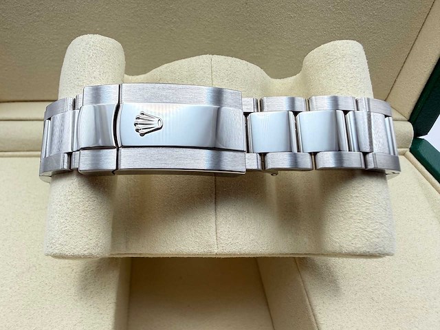 Rolex datejust 41 126300 | white dial | unworn | 2026 - afbeelding 9 van  12