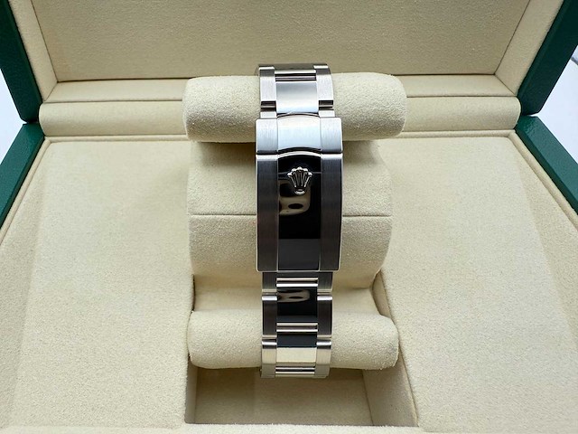 Rolex datejust 41 126300 | white roman dial | unworn | 2026 - afbeelding 8 van  12