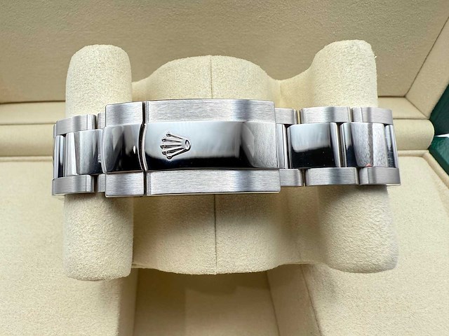 Rolex datejust 41 126300 | white roman dial | unworn | 2026 - afbeelding 9 van  12
