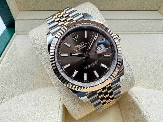 Rolex datejust 41 126331 | chocolate dial | jubilee | 2026 | unworn - afbeelding 10 van  12