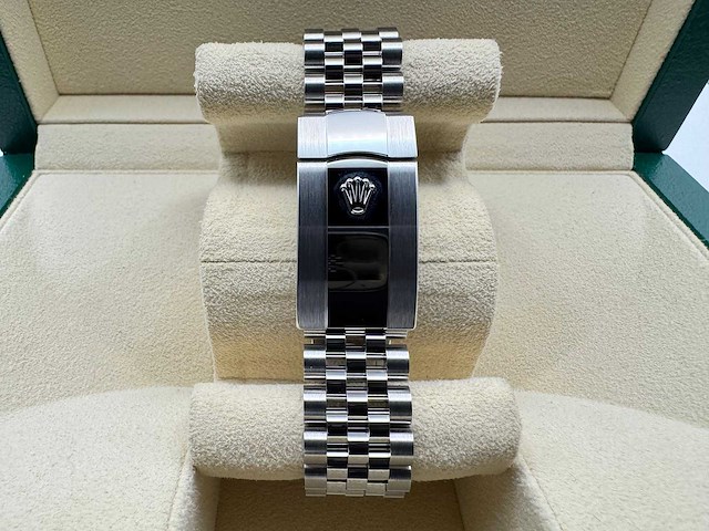 Rolex datejust 41 126334 | azzuro dial | 2025 - afbeelding 8 van  12