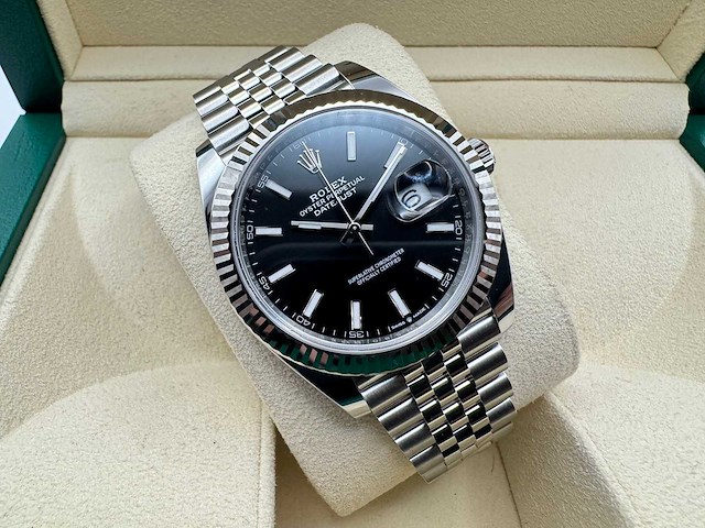 Rolex datejust 41 126334 | black dial | jubilee | 2026 | unworn - afbeelding 4 van  8