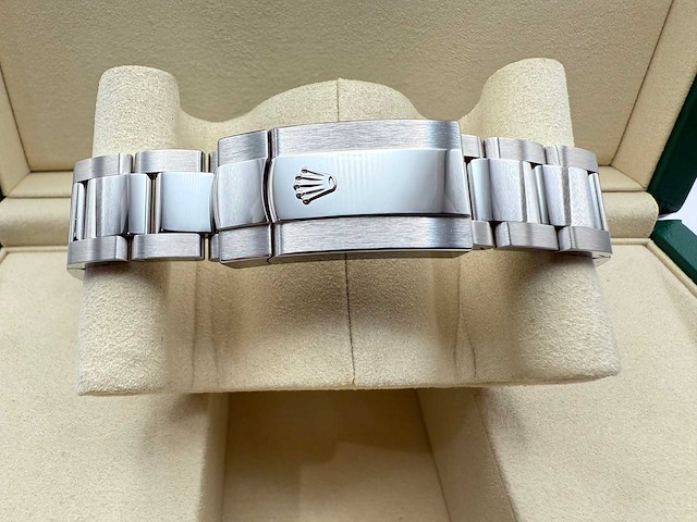 Rolex datejust 41 126334 | black dial | unworn | 2025 - afbeelding 9 van  12