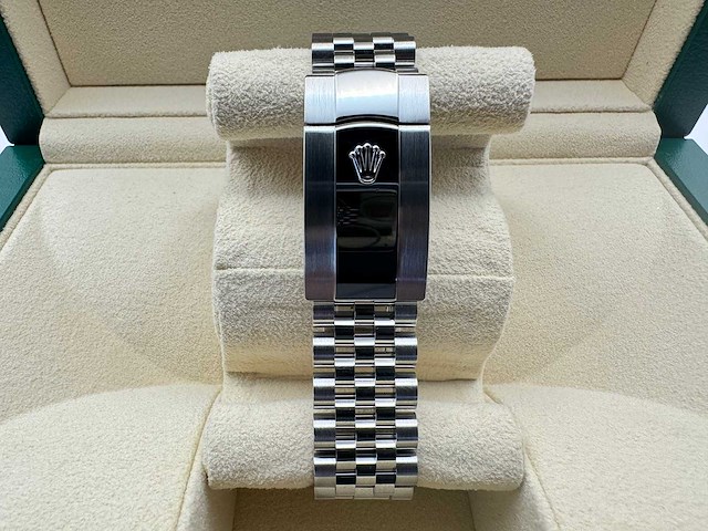 Rolex datejust 41 126334 | black diamond dot | jubilee | 2026 | unworn - afbeelding 8 van  12