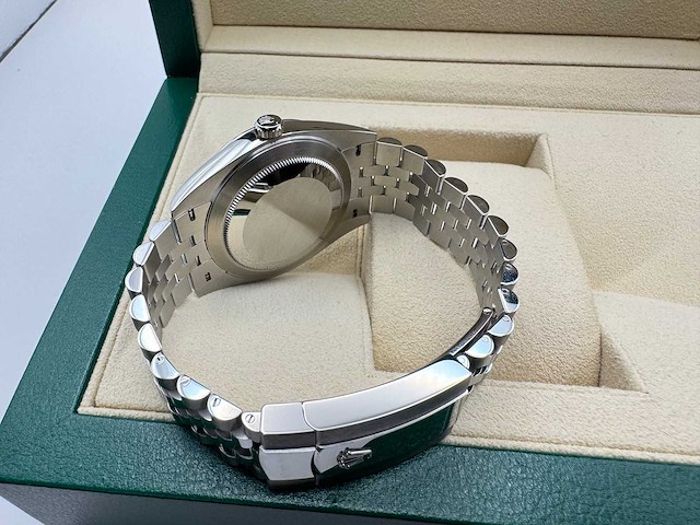 Rolex datejust 41 126334 | blue diamond dot dial | jubilee | unworn | 2026 - afbeelding 2 van  12