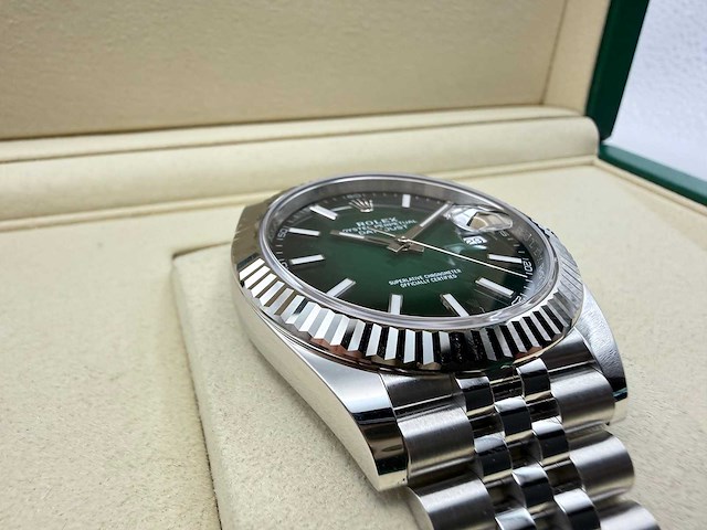 Rolex datejust 41 126334 | green ombre dial | jubilee | unworn | 2026 - afbeelding 10 van  12