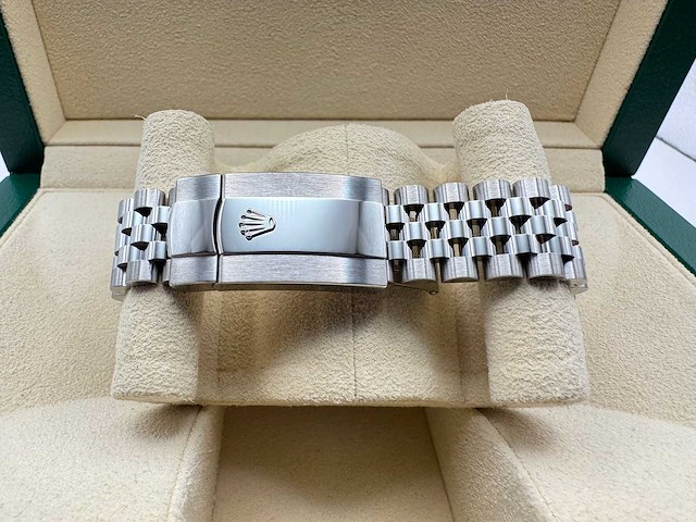Rolex datejust 41 126334 | jubilee | rhodium | 2025 - afbeelding 9 van  12