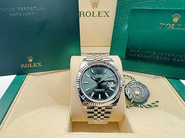 Rolex datejust 41 126334 | mint green dial | jubilee | unworn | 2026 - afbeelding 4 van  13