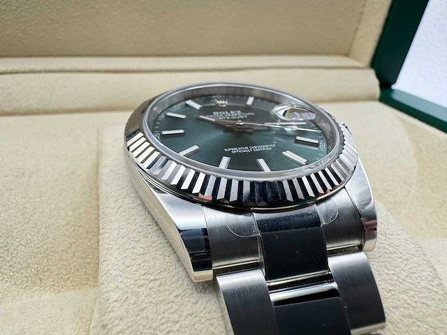 Rolex datejust 41 126334 | mint green dial | unworn | 2026 - afbeelding 10 van  12