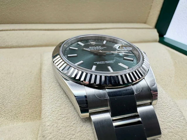Rolex datejust 41 126334 | mint green dial | unworn | 2026 - afbeelding 10 van  12