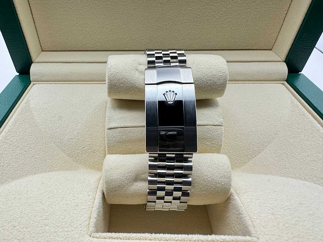 Rolex datejust 41 126334 | rhodium diamond dot dial | jubilee | unworn | 2026 - afbeelding 8 van  12