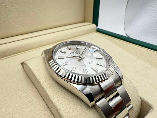 Rolex datejust 41 126334 | silver dial | unworn | 2026 - afbeelding 11 van  12