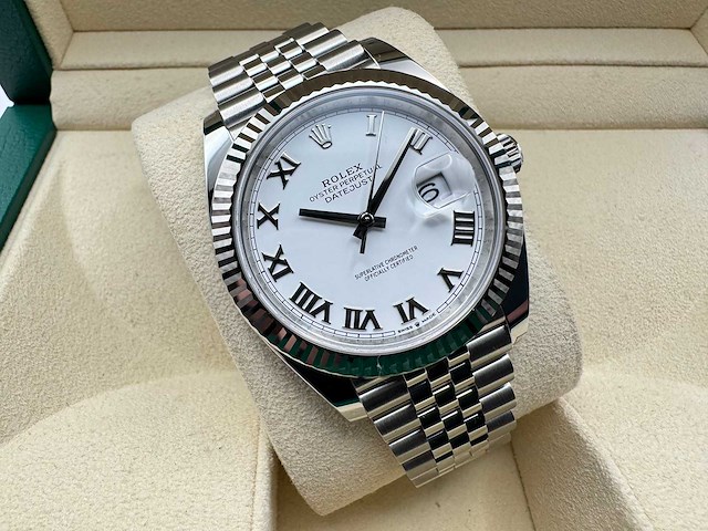 Rolex datejust 41 126334 | white roman dial | jubilee | unworn | 2026 - afbeelding 4 van  11