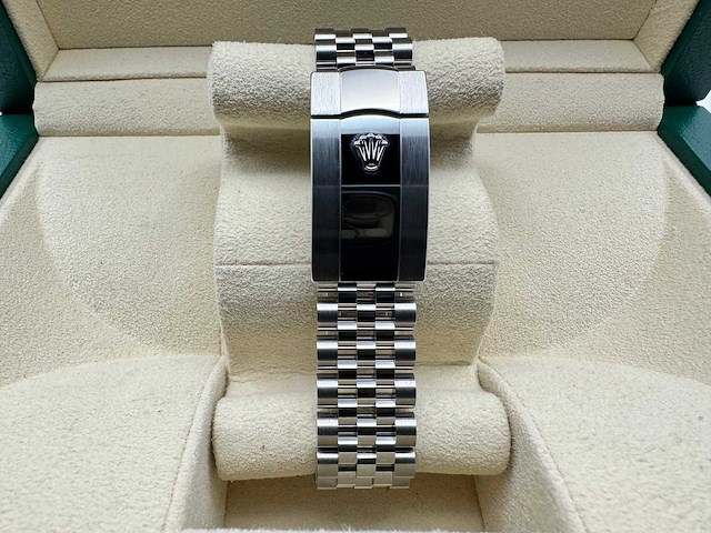 Rolex datejust 41 126334 | white roman dial | jubilee | unworn | 2026 - afbeelding 7 van  11