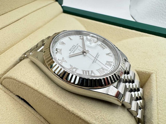 Rolex datejust 41 126334 | white roman dial | jubilee | unworn | 2026 - afbeelding 10 van  11