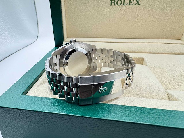 Rolex datejust 41 126334 | white roman dial | jubilee | unworn | 2026 - afbeelding 11 van  11