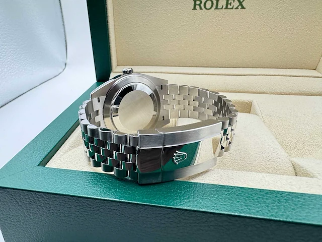 Rolex datejust 41 126334 | white roman dial | jubilee | unworn | 2026 - afbeelding 12 van  12