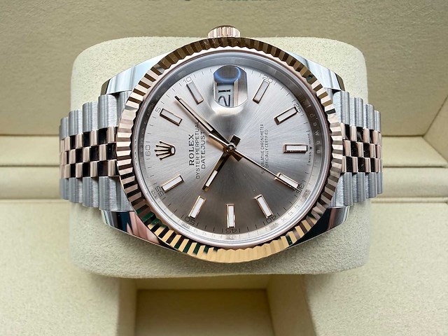 Rolex datejust 41 | sundust dial | 126331 | jubilee | 2026 | unworn - afbeelding 2 van  4