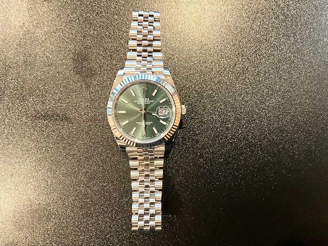 Rolex datejust 41mm mint green 2025 full set - afbeelding 2 van  9