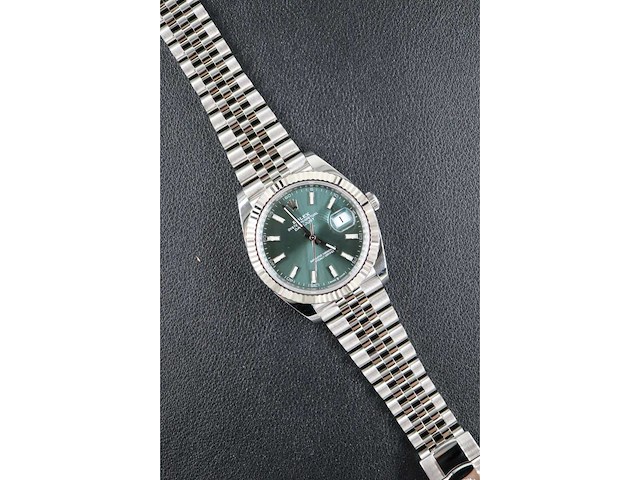 Rolex datejust 41mm mint green 2025 full set - afbeelding 3 van  9