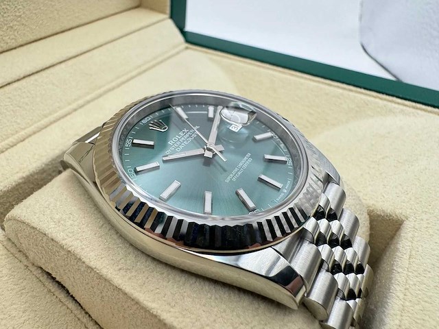 Rolex datejust 41mm mint green 2025 full set - afbeelding 8 van  9