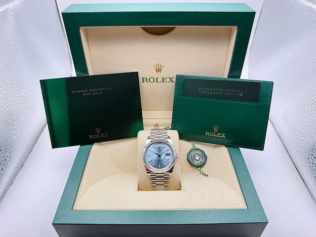 Rolex day date 228236 | ice blue | platina | 2025 - afbeelding 4 van  12