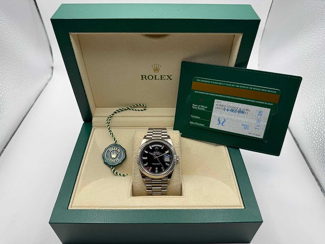 Rolex day date 228239 | 12-2019 | black diamond baguettes dial | white gold - afbeelding 2 van  12