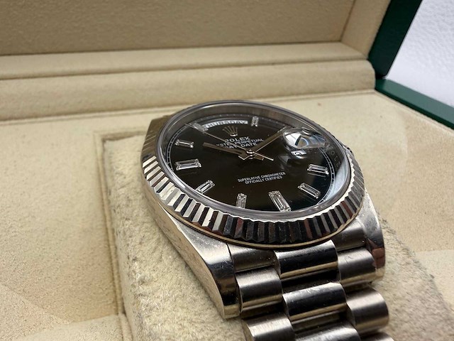Rolex day date 228239 | 12-2019 | black diamond baguettes dial | white gold - afbeelding 10 van  12