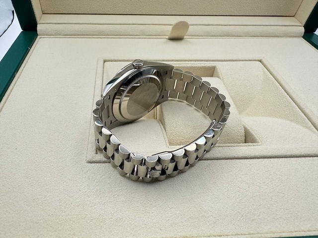 Rolex day-date 228349rbr | olive | white gold | 2023 - afbeelding 2 van  12