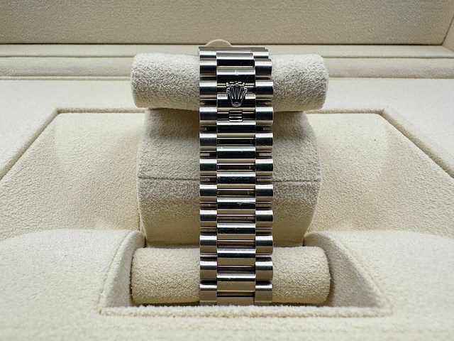 Rolex day-date 228349rbr | olive | white gold | 2023 - afbeelding 8 van  12