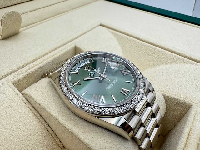 Rolex day-date 228349rbr | olive | white gold | 2023 - afbeelding 11 van  12