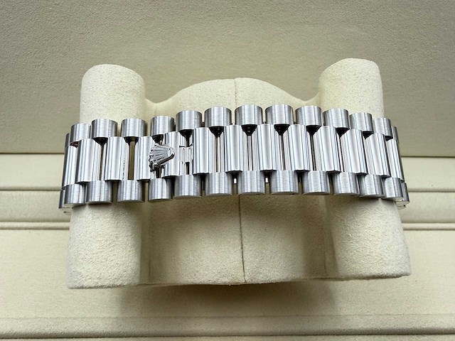 Rolex day-date platina | "ice" blue | baguettes | unworn | 2026 - afbeelding 9 van  12